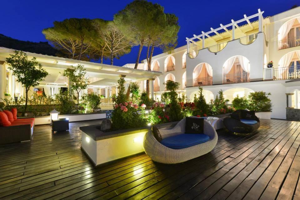 La Pineta Hotel Beach & Spa Acciaroli Exterior foto